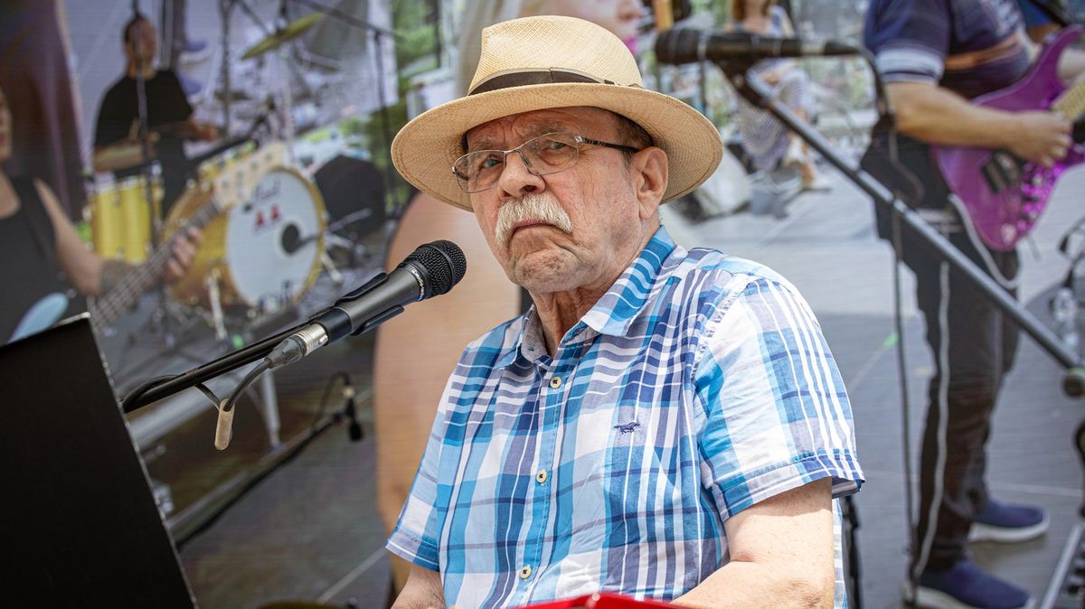 Jaroslav Uhlíř křtí knihu rozhovorů